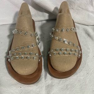 Cushionaire Memory Foam Clear Lucite with Silver Studs